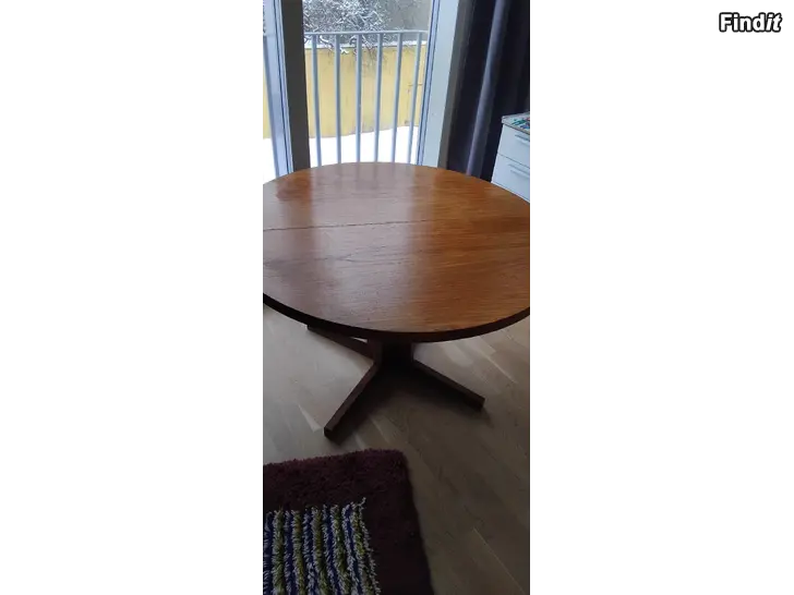 Säljes Runt teak bord