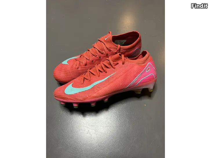 Säljes Fotbollsskor