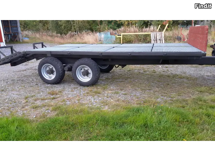 Säljes Transport-vagn/lavett för traktor