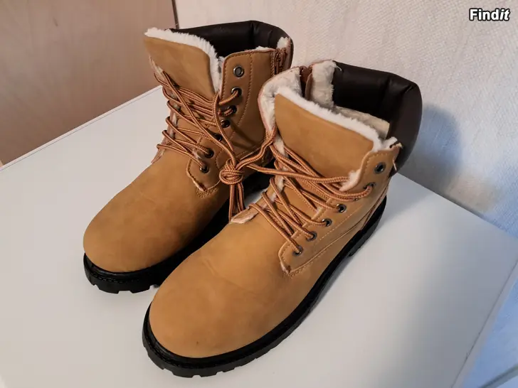 Myydään Talvikengät, lämminvuoriset, koko 43. Uudet