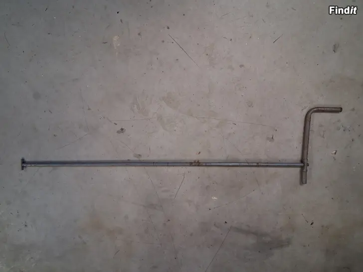 Säljes Nissan King Cab reservhjulsnyckel