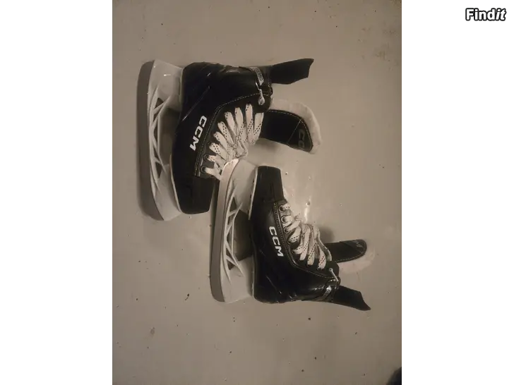 Säljes CCM icehockey skor 36