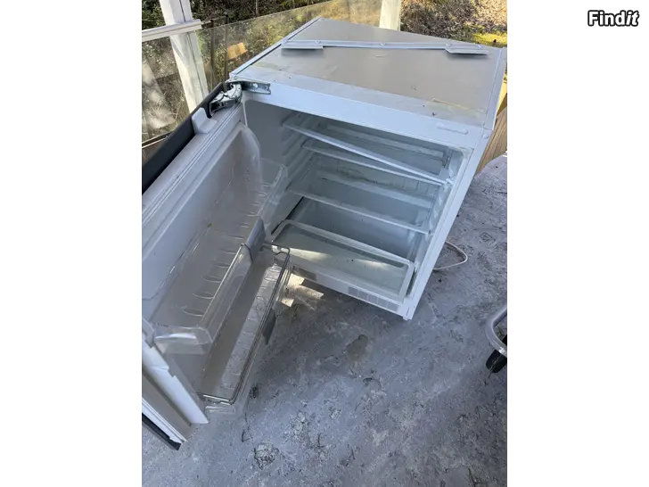 Myydään Köksfläkt och kylskåp