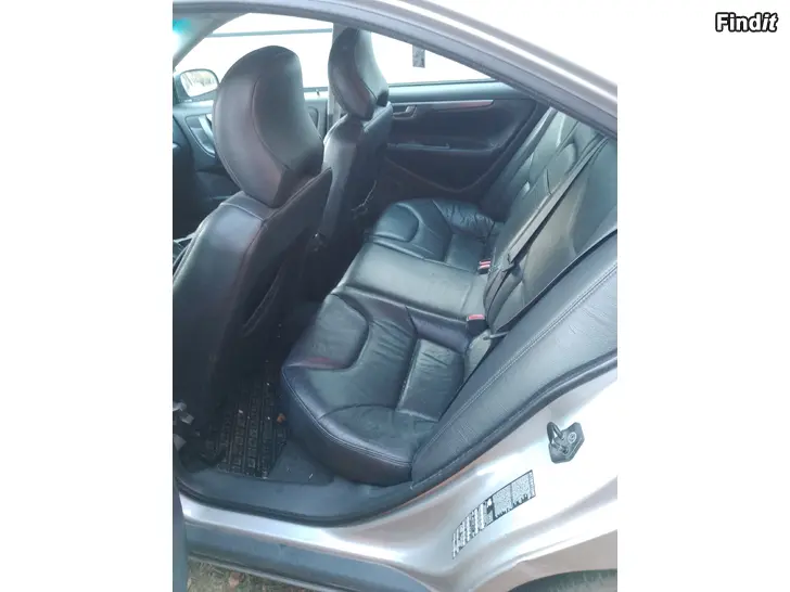Myydään Volvo