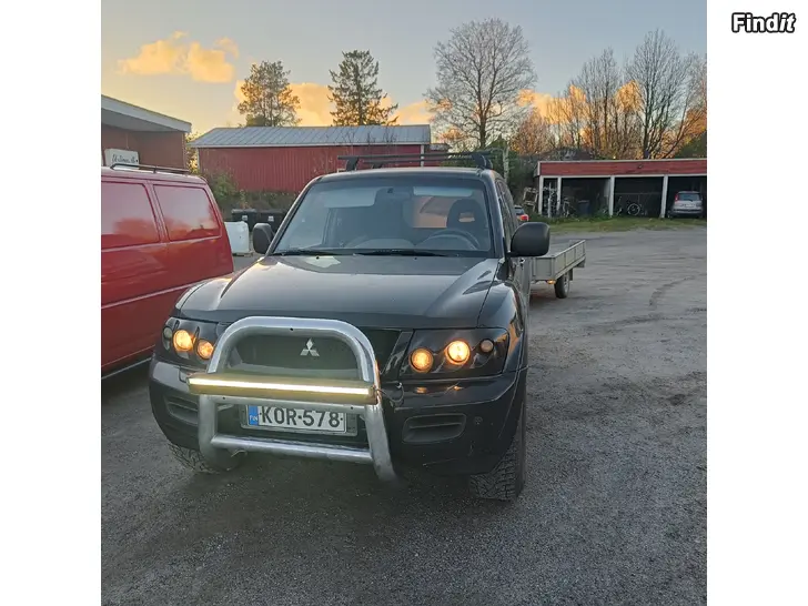 Vuokrataan Pajero 3.2 paketbil