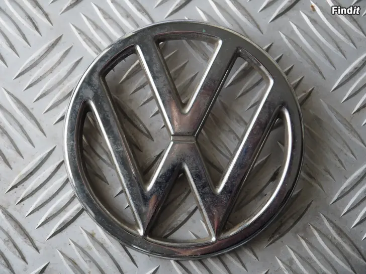 Myydään Volkswagen LT 75-95 28-55 Chrome Front Grill Badge 281853601B