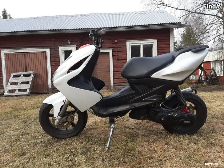 Myydään Yamaha aerox 2012. Hinta voidaan keskustella jos syntyy nopea kauppa. Priset är inte huggit i sten