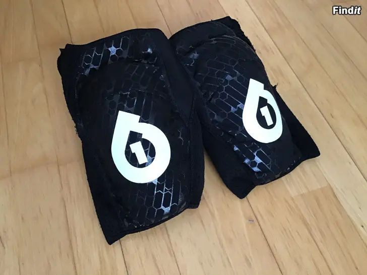 Säljes MTB knäskydd Sixsixone