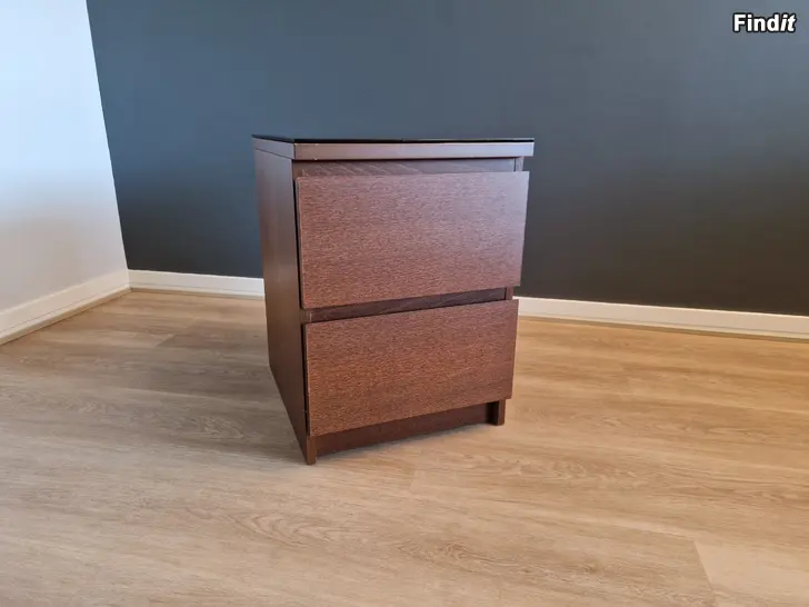 Säljes IKEA MALM nattduksbord 40x55 cm