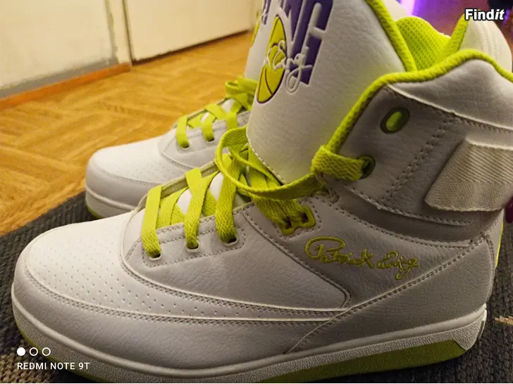 Myydään Uudet miesten valkoiset tennarit Patrick Ewing