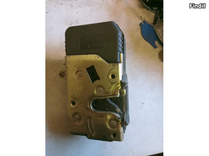 Myydään Opel Vectra B 1999 vasen etuoven lukkolaite 90585021
