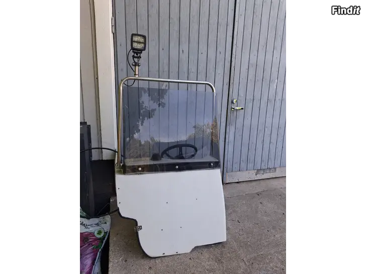 Myydään Styrpulpet med vindruta