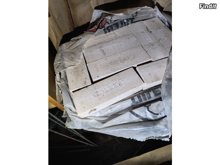 Säljes Tulitiili 257x85x57mm -Eldfast tegel for eldstad