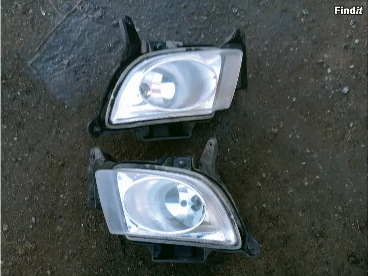 Myydään Hyundai I30 2010 etusumuvalot kehyksineen