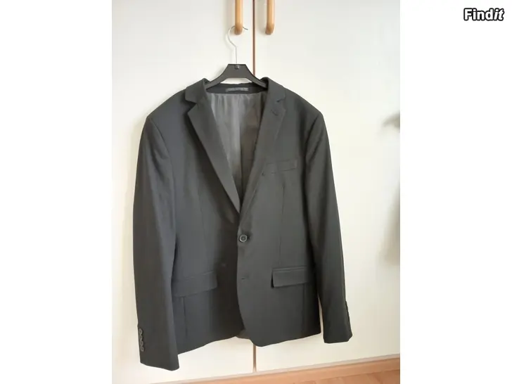 Myydään Dressman kostym