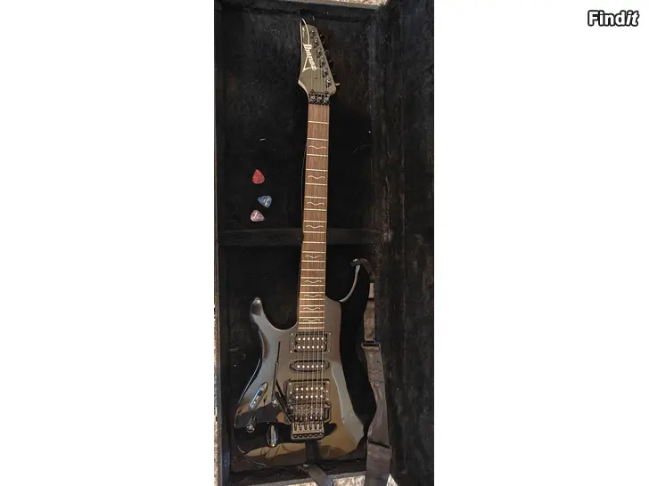 Myydään Vasuri sähkökitara Ibanez S370L