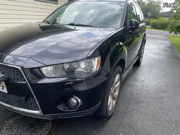 Myydään Mitsubishi Outlander