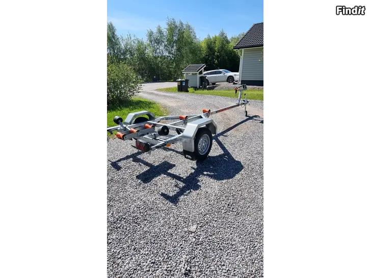 Myydään Respo båttrailer 750kg  reg. 2025