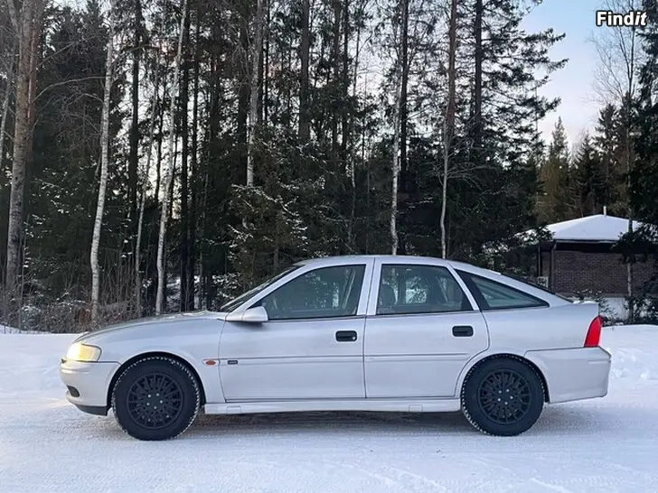 Säljes OPEL VECTRA GTS 5d Hb  besiktad 3/25