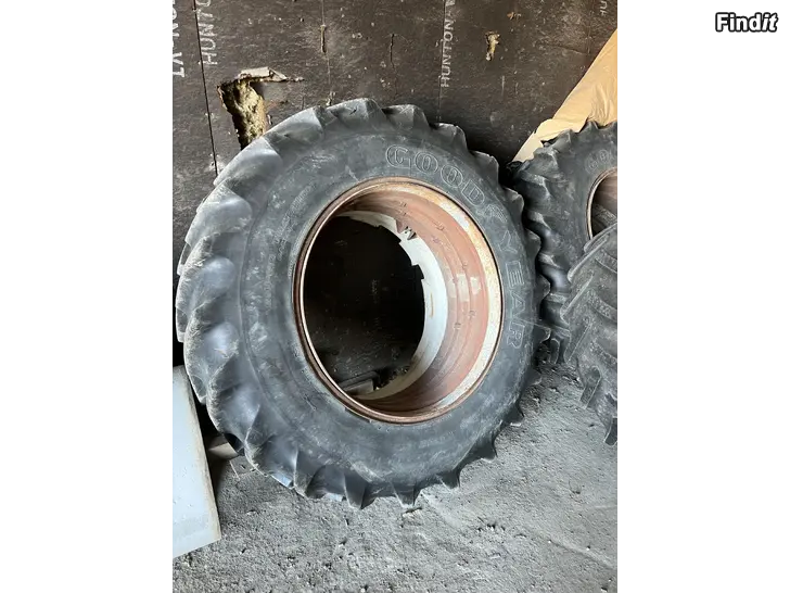 Säljes Dubbelmontage. Paripyörät