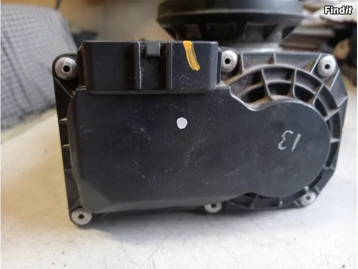 Myydään Toyota Aygo 1,0 2016 kaasuläppäkotelo 22030-0Q030