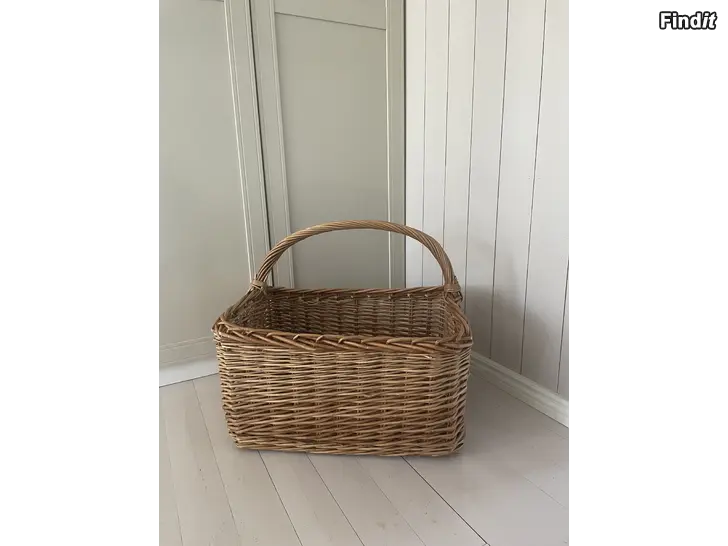 Säljes Vedkorg/inredningskorg