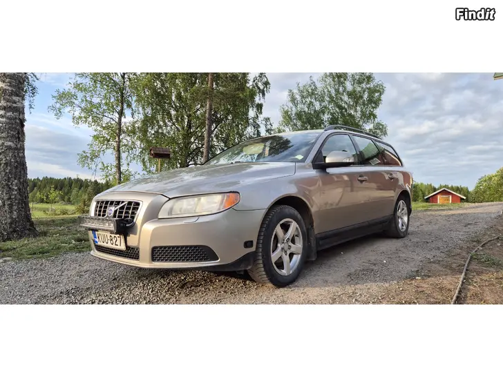 Myydään Volvo V70