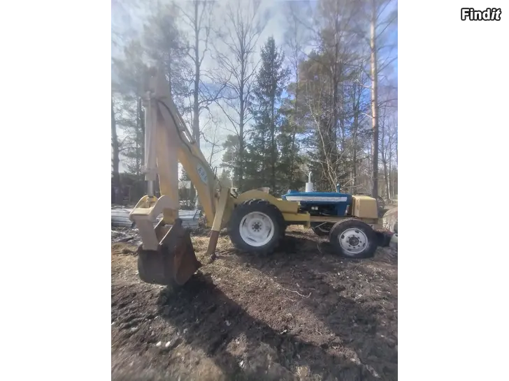 Myydään Traktorikaivinkone Ford Ara