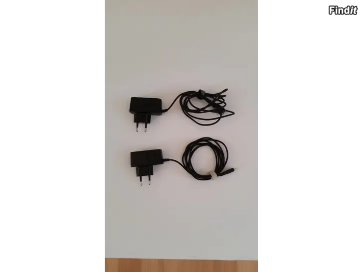 Myydään Nokia laturi AC-10E microuUSB 2kpl  hinta 5e/kpl