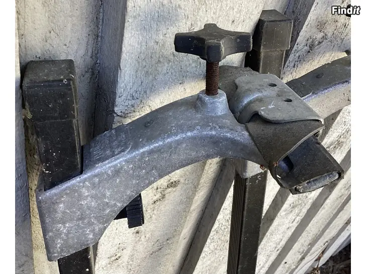 Myydään Pilsnerbil takställning