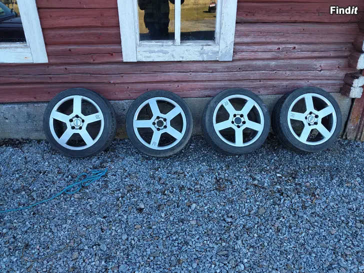 Säljes R fälgar 17 tums