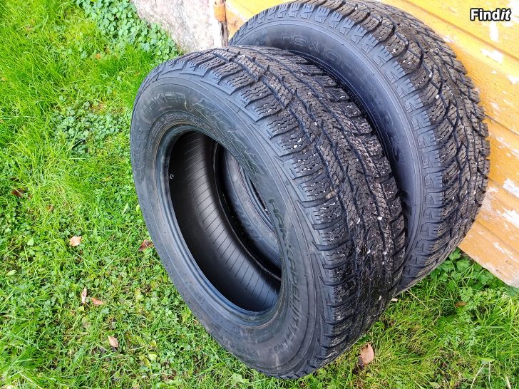 Säljes Paketbils friktionsdäck 215/65r16c 2st