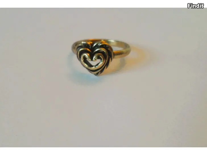 Myydään Kalevala Talon sydän sormus koko 16,5