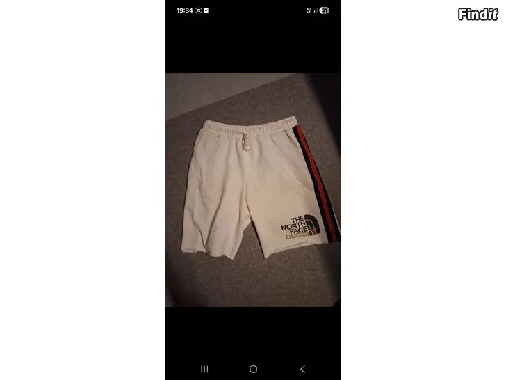 Säljes Äkta North Face X Gucci shorts