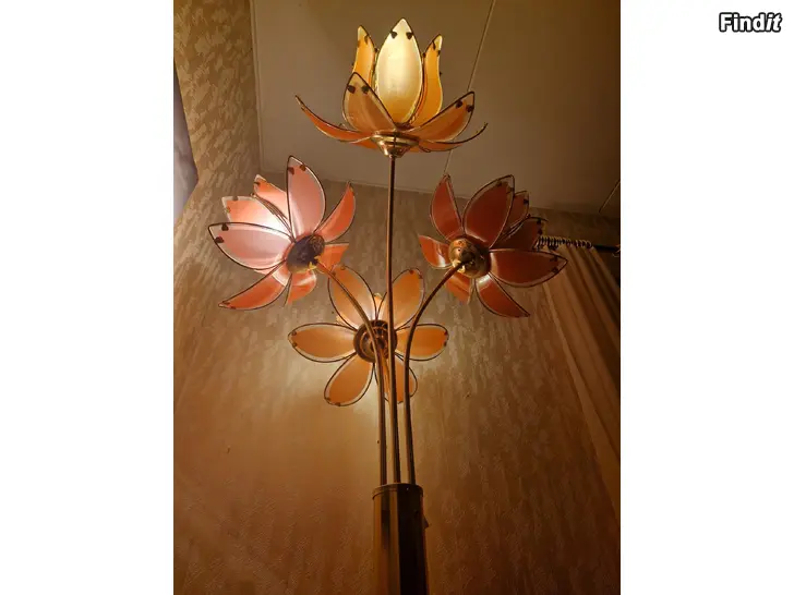 Myydään Lotus lattiavalaisin