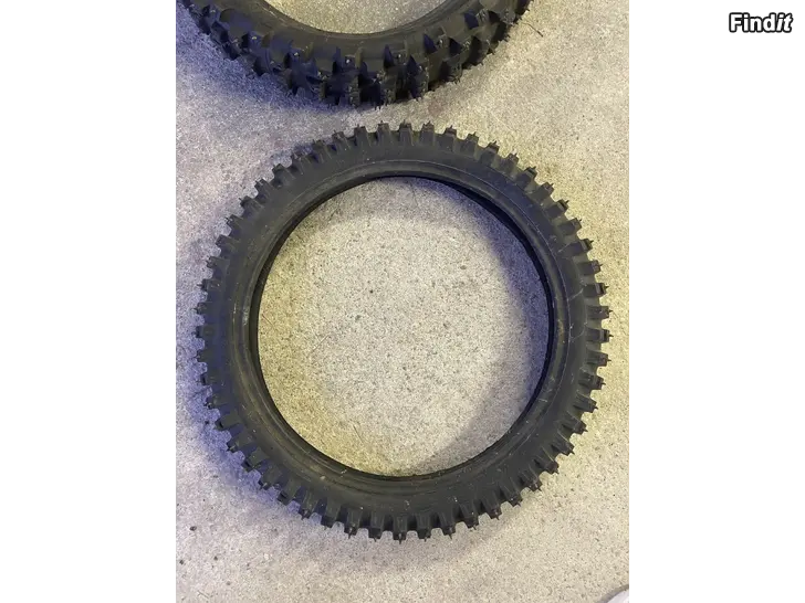 Säljes 3.00-19 Cheng Shin spikdäck säljes