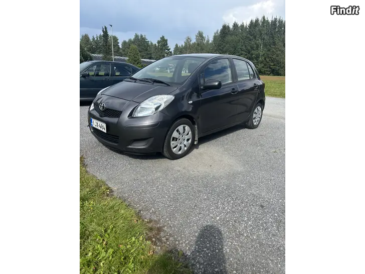 Myydään Toyota Yaris