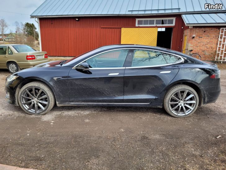 Myydään Tesla  model s 75D