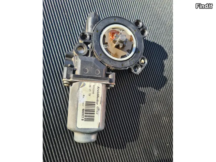 Myydään Ford Transit sidu fönster motor 400922B