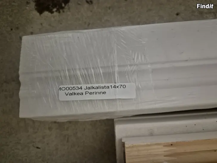 Säljes Peitelistaa ja jalkalistaa