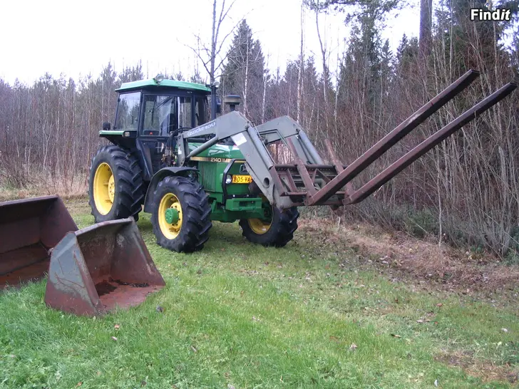 Myydään JOHN DEERE 2140 4X4