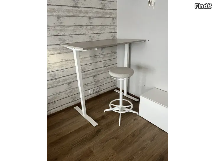 Säljes Ikea Trotten höj- och sänkbart bord med Ikea Lidkullen höj- och sänkbar stol säljes som ett set