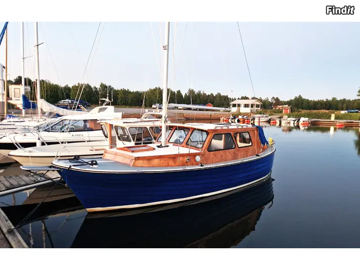 Myydään Moottoripursi Nauticat Minicat 25