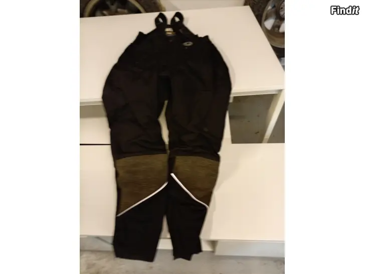 Myydään Goretex housut