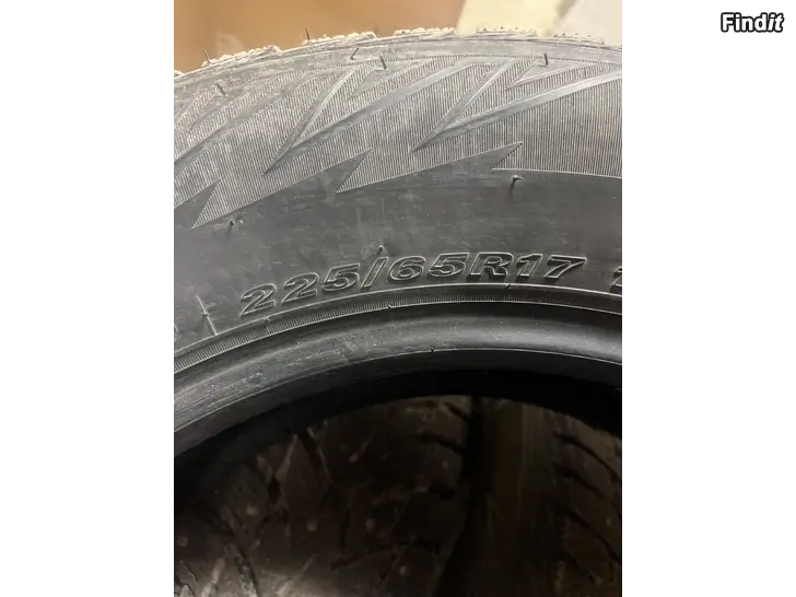 Säljes Vinter däck 225/65 R17