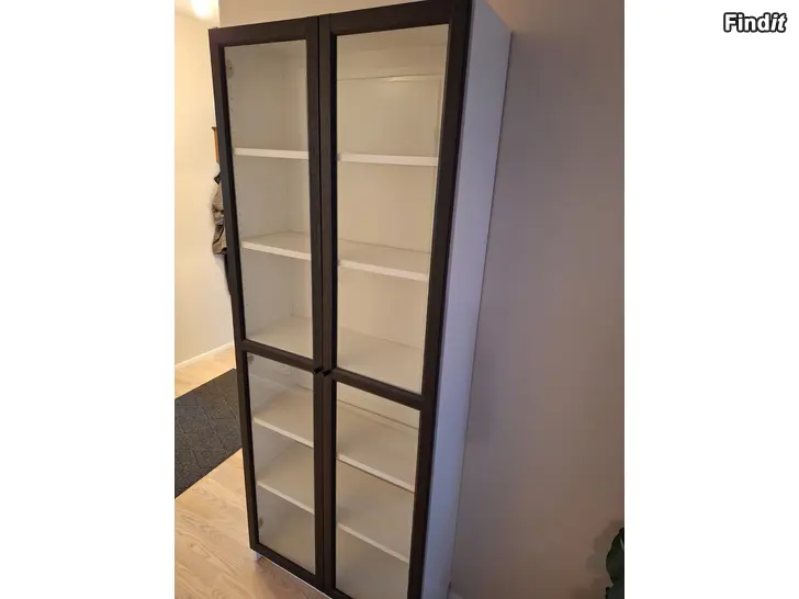 Säljes Ikea Oxberg Vitrinskåp