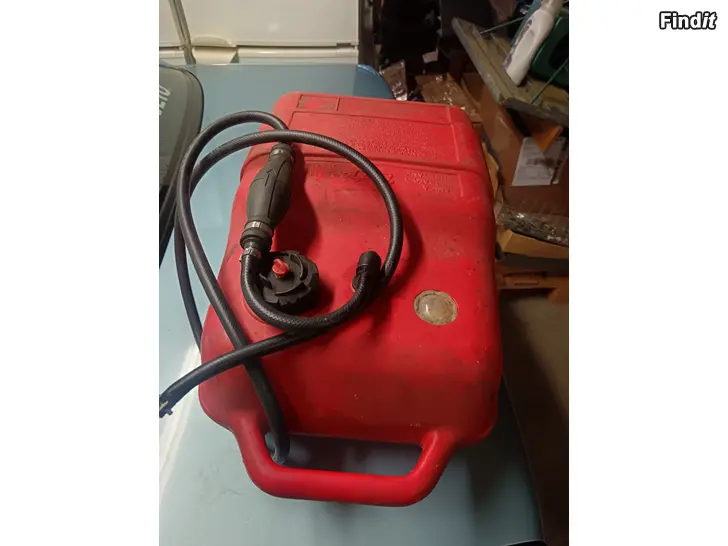 Säljes Båt tank i plast