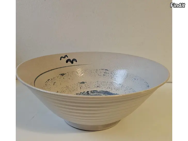 Säljes Keramikskål med havsmotiv