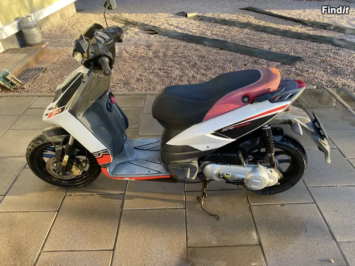 Säljes Aprilia SR Motard 50