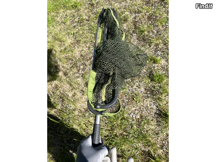 Myydään 2 håvar ihopfällbara